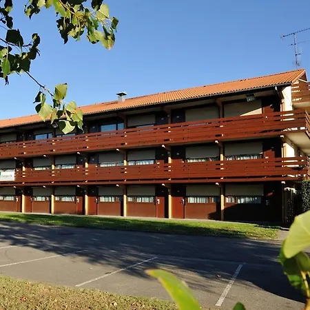 Campanile Sesquieres Готель